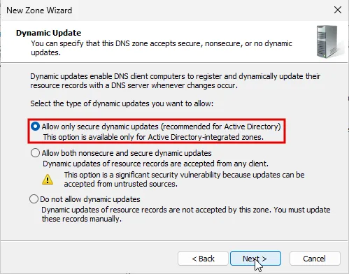 New Zone Wizard Dynamic Update sayfası: Allow only secure dynamic updates (recommended for Active Directory) seçili, seçenek kırmızı çerçevede